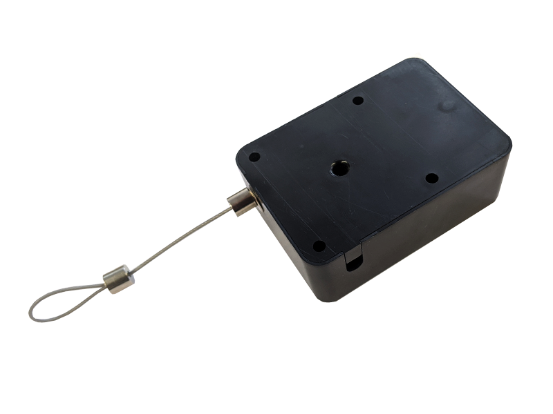 Mechanical retractable display tethers