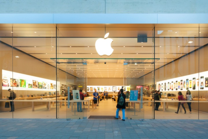Entrance to an Apple store
